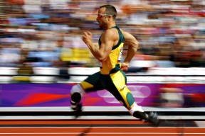 世界杯场场爆炸：明星球员震撼全场的瞬间，世界杯突发