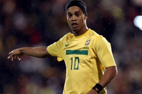 中国男篮教练组调整比赛策略 重点突破防线，中国男篮教练阵容