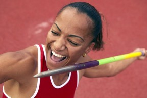 亚特兰大高位组织多点起攻创造空间，亚特兰大战术体系